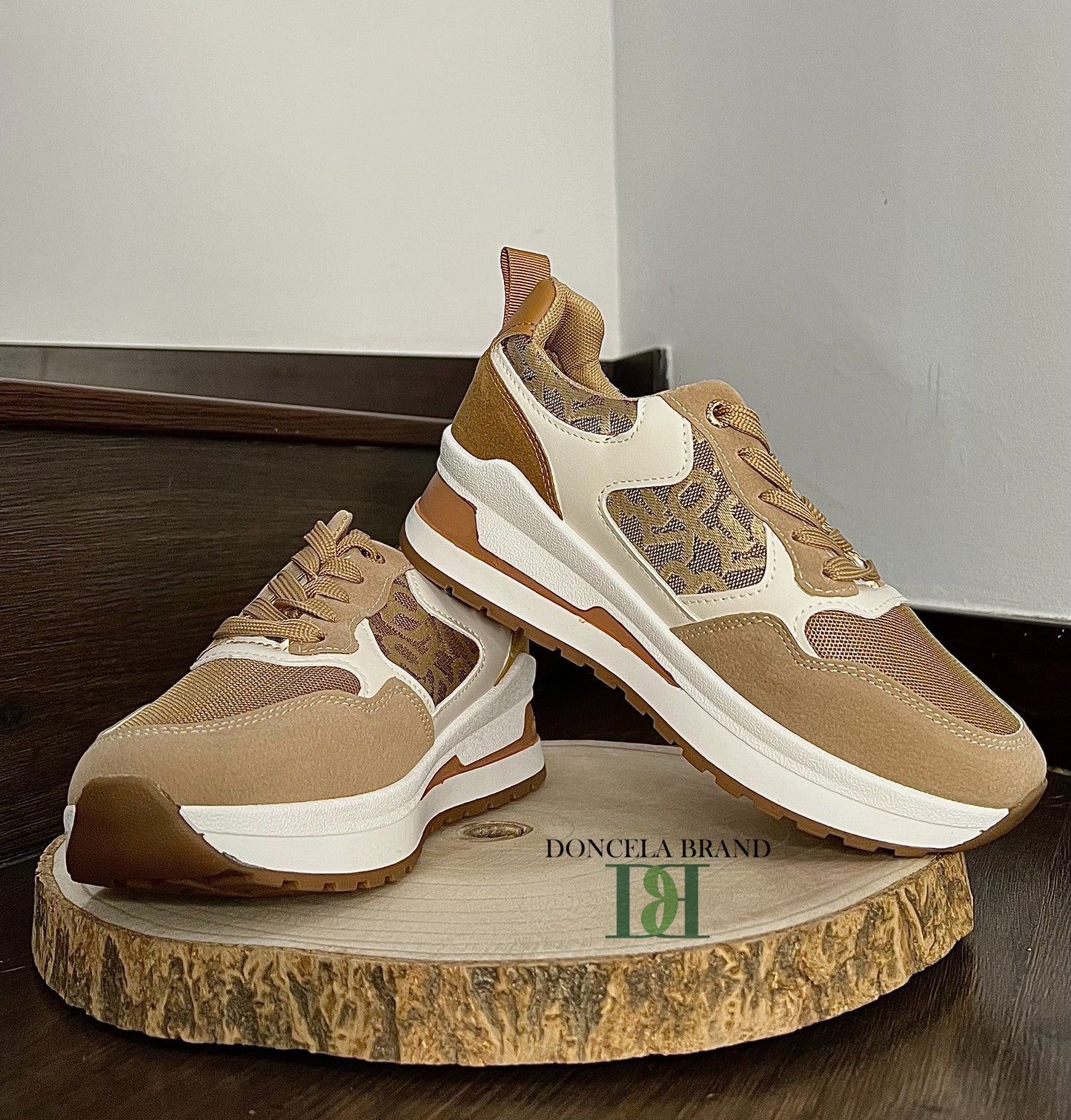 Zapatilla deportiva combinada plataforma marrón